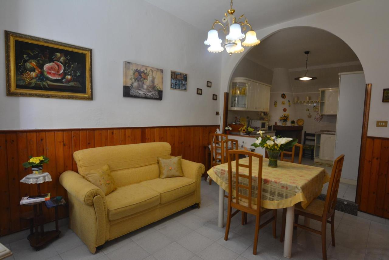 Casa Vacanze I Girasoli Иглесиас Экстерьер фото
