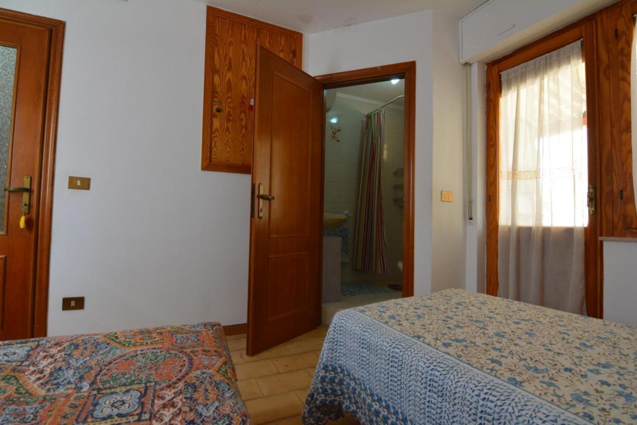 Casa Vacanze I Girasoli Иглесиас Экстерьер фото