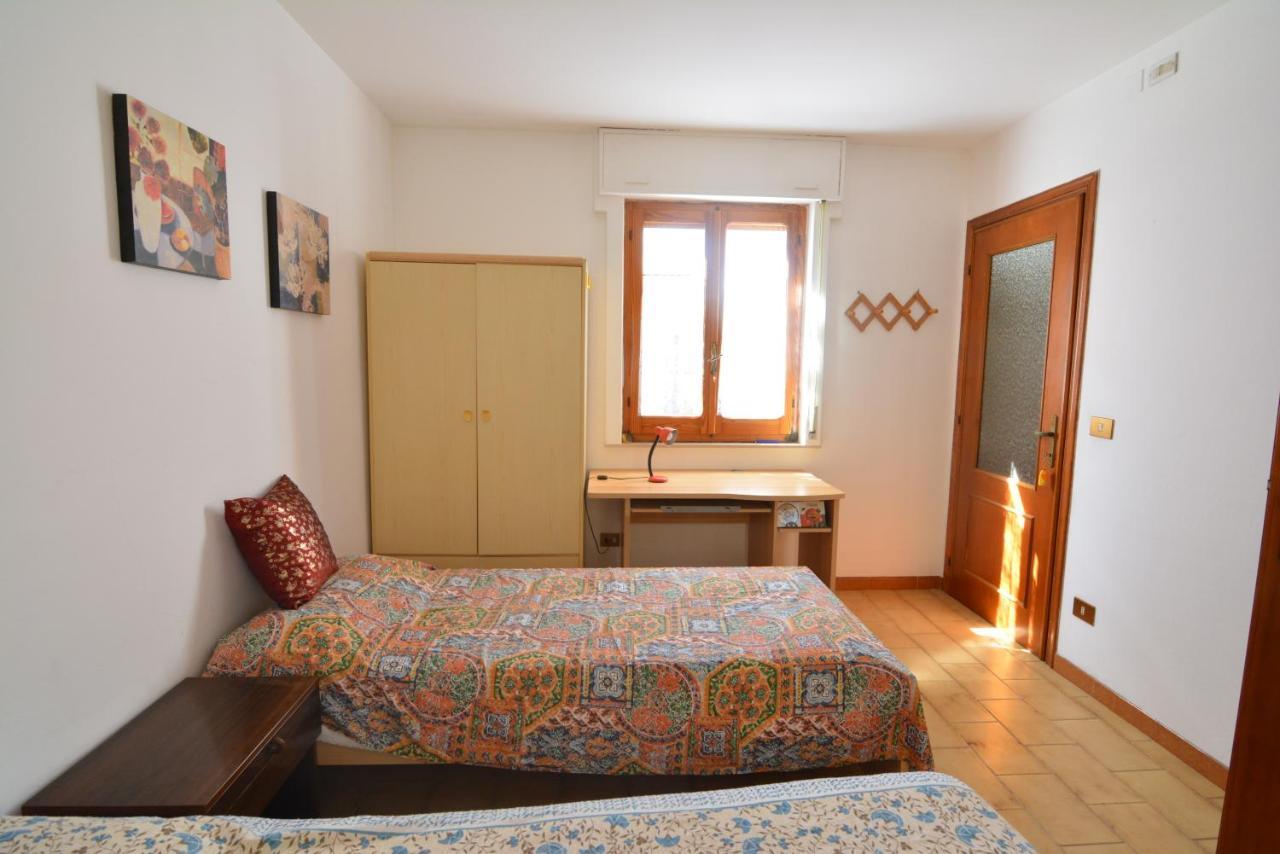 Casa Vacanze I Girasoli Иглесиас Экстерьер фото